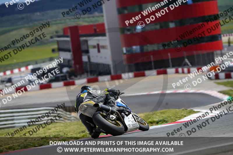 cadwell no limits trackday;cadwell park;cadwell park photographs;cadwell trackday photographs;enduro digital images;event digital images;eventdigitalimages;navarra;no limits trackdays;peter wileman photography;racing digital images;trackday digital images;trackday photos